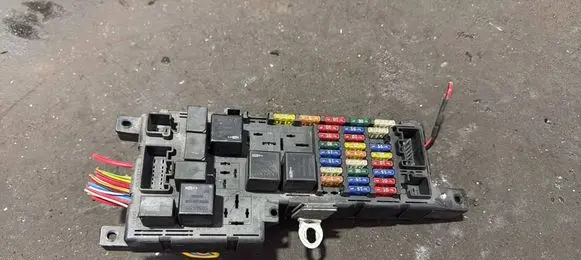 Volvo S80 Fuse module 8678449 518788104