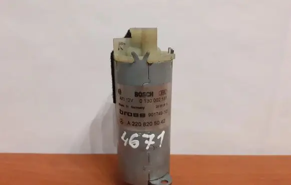 Mercedes-Benz S W221 Seat adjustment motor 0130002581 A2208205042