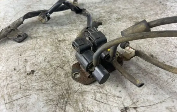 Mitsubishi Pajero Sport I Vacuum valve 