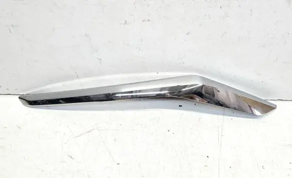 Nissan Townstar Front bumper splitter molding 260443535r