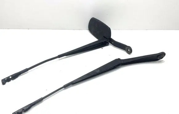 Mercedes-Benz CLA C117 X117 W117 Front wiper blade arm 