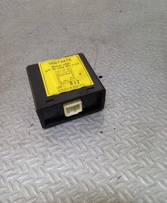 Chevrolet Captiva Wing mirror control module 96673478