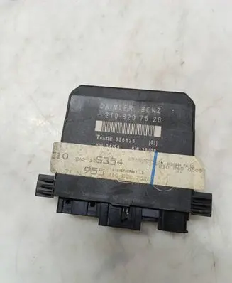 Mercedes-Benz C W202 Door control unit/module 2108207526 356825 6968907