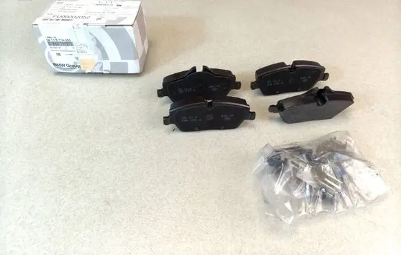 BMW 1 E81 E87 Brake pads (front) 6774050 6771838 6767144