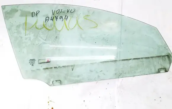 Volvo V50 Front door window glass four-door