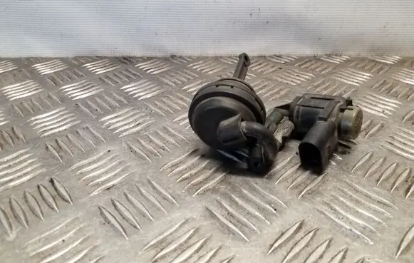 Audi A4 S4 B7 8E 8H Turbo solenoid valve 1J0906283C