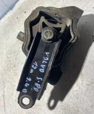 Volvo S80 Engine mount bracket 8070M18