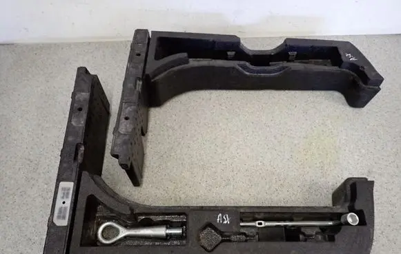 Mitsubishi ASX Spare wheel mounting bracket