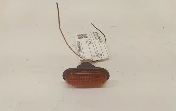 Opel Vivaro Front fender indicator light
