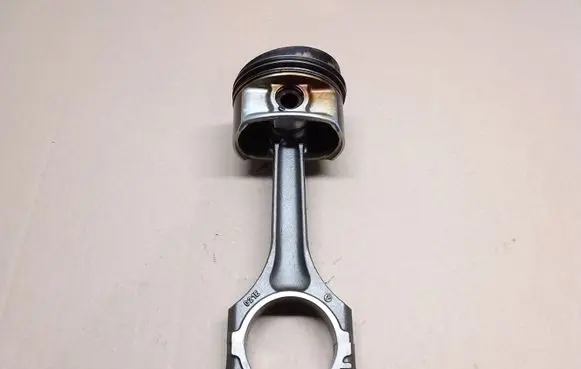 Volkswagen Golf V Piston with connecting rod 021E H008K 84L88