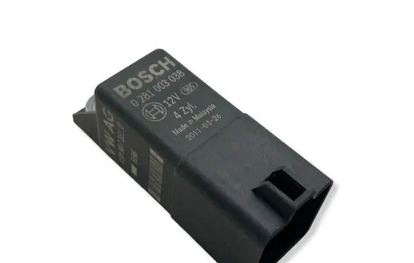 Audi A3 S3 8P Glow plug pre-heat relay 0281003038 20110326