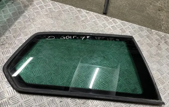 Volkswagen Golf VII Rear side window