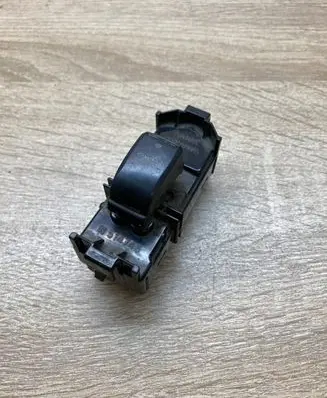 Toyota Corolla E120 E130 Electric window control switch 8403013031