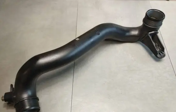 Volkswagen Amarok II Intercooler hose/pipe 220000196902