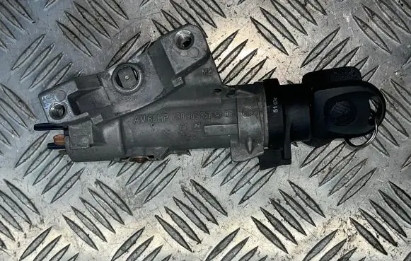 Volkswagen Polo IV 9N3 Ignition lock 4B0905851Q