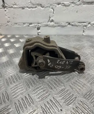 Volvo XC60 Engine mount bracket 8070M18