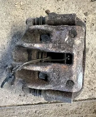 Peugeot 607 Front brake caliper