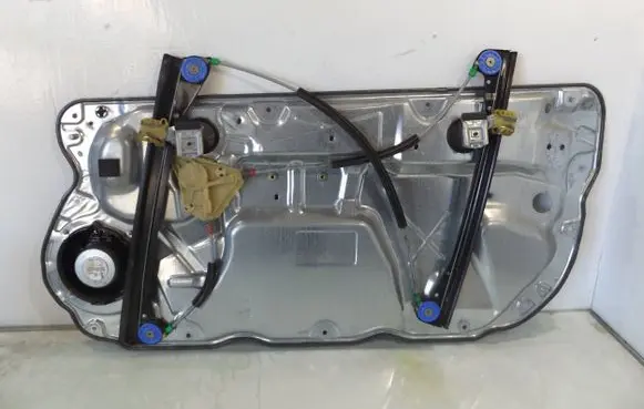 Volkswagen Cross Polo Front door window regulator with motor