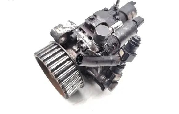 Nissan Juke I F15 Fuel injection high pressure pump 167000938R A2C53252602