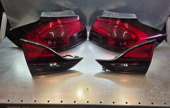 Opel Zafira C Rear light trim 