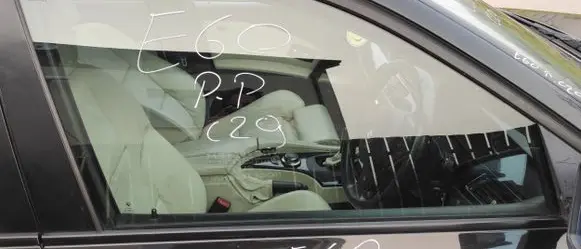 BMW 5 E60 E61 Sliding door window/glass 