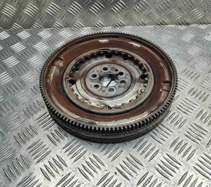 Volkswagen PASSAT B8 Flywheel 06K105266E