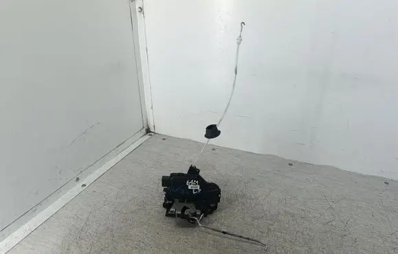 Audi A4 S4 B6 8E 8H Front door lock 4B1837015G
