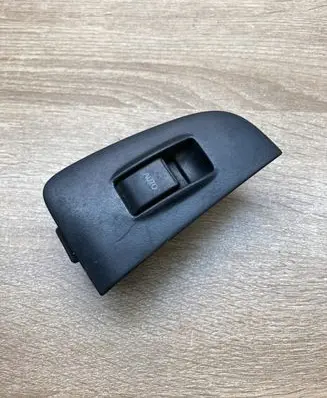 Toyota Avensis T250 Electric window control switch 7423105140