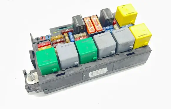Mercedes-Benz ML W164 Fuse module A1645400672