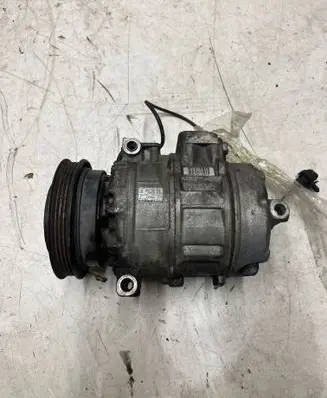 Volkswagen PASSAT B5.5 Air conditioning (A/C) compressor (pump) 8D0260808 7SBU16C 4472208182