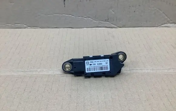 Mercedes-Benz E W211 Airbag deployment crash/impact sensor 0018209126
