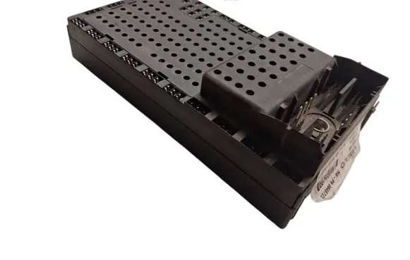 Volvo S60 Fuse box set 8688153 000001658916 02W034