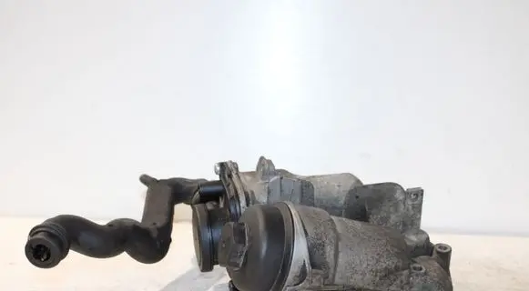 Volvo XC60 Oil filter mounting bracket 30677920