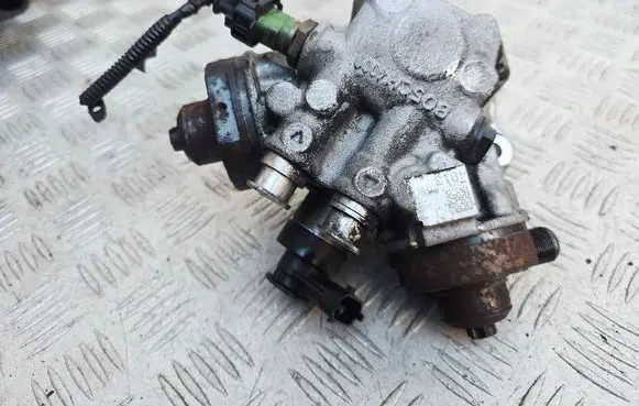 Fuel injection high pressure pump