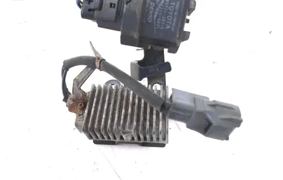 Toyota Avensis T250 Glow plug pre-heat relay 23080-28010
