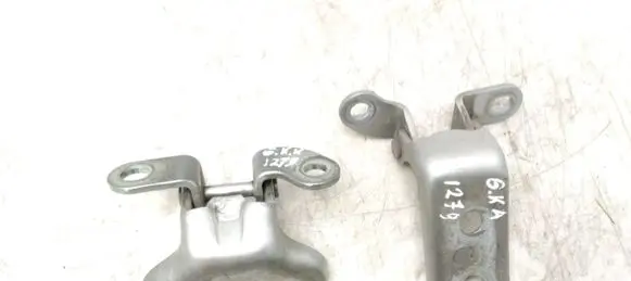 Rear door hinge set