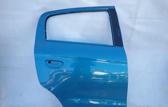 Mitsubishi Space Star Rear door
