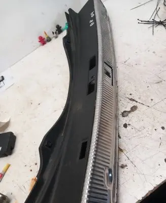 Audi A8 S8 D4 4H Trunk/boot sill cover protection 4H0863471