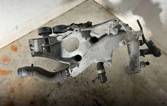 Mercedes-Benz A W176 Generator/alternator bracket A6512011709 LF00071