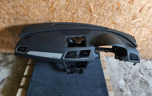 Audi Q3 8U Dashboard