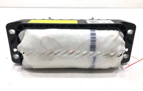 Volkswagen Touran III Passenger airbag 5TA880204D