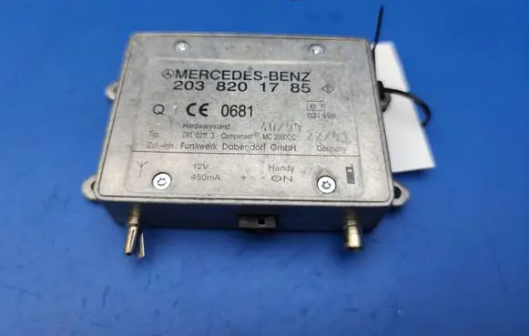 Mercedes-Benz C W203 Antenna control unit 2038201785