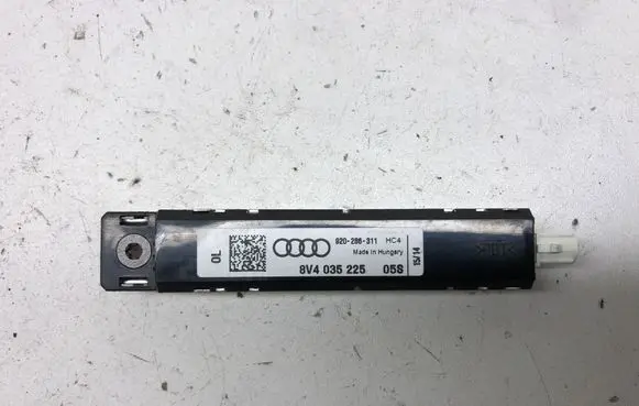 Audi A3 S3 8V Aerial antenna amplifier 8V4035225