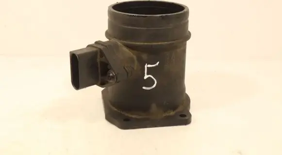 Volkswagen PASSAT B5.5 Mass air flow meter 06B133471A