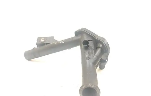 Engine coolant pipe/hose