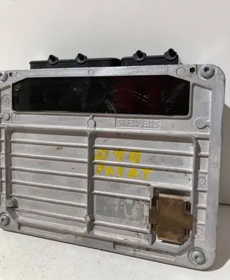 Volkswagen PASSAT B5 Engine control unit/module 3B0907557 706507 1139R004