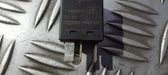 Ford Mondeo Mk III Other relay 2w9314b192ba a1301x17