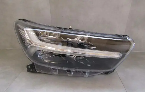 Volvo XC40 Headlight/headlamp 31655636