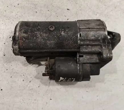 Renault Scenic I Starter motor D7R25