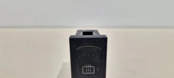 Volkswagen PASSAT B5.5 Windscreen/window heater switch 3b0959621c